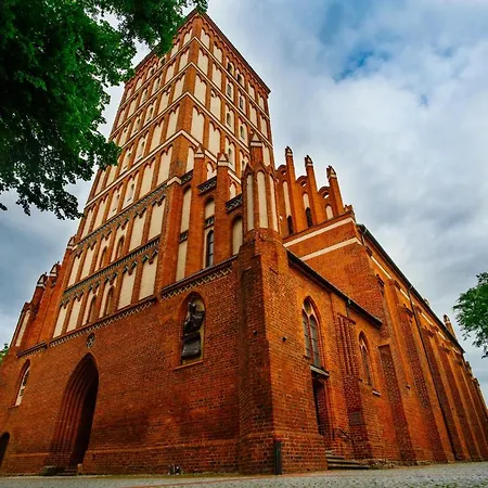 Piastowska No.6 アパート *